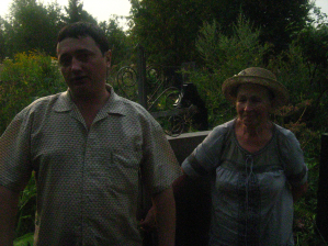 Вадим Пономарев и Алььбина Алексанровна Бармутова. Для точности снял еще разок, но получилось все равно скверно по качеству.