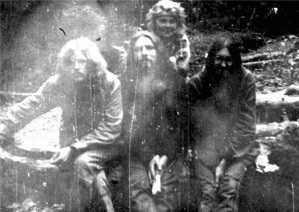 №106. Вобщем была такая тема в конце 80-х  Несколько десятков хипов ломанулись в Абхазию на сельхозработы-мандарины собирать ... и не только... Архангельские ++++++? Выложил Батя