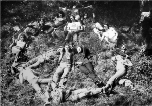 №134. Львов 80, московско-львовские люди (сверху изображает крест - Маша, будущая Мата Хари). Выложил Пессимист