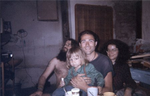 №155. Все теже дети подземелья, 1996 год, и среди них бедный бебик Том, который не смотря ни на что, вырос вроде бы жизнерадостным хипенком. Архив Володи Бороды