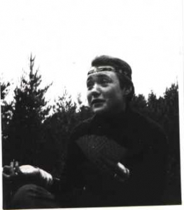 №243. Гауя, 90? 91? герла с хайратником, ну вроде как девочка с персиками... Выложил Володя Борода